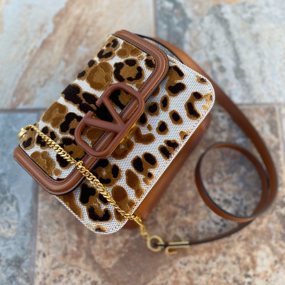 SOLD Valentino Garavani Small VSling Crossbody - Picture 2 of 16